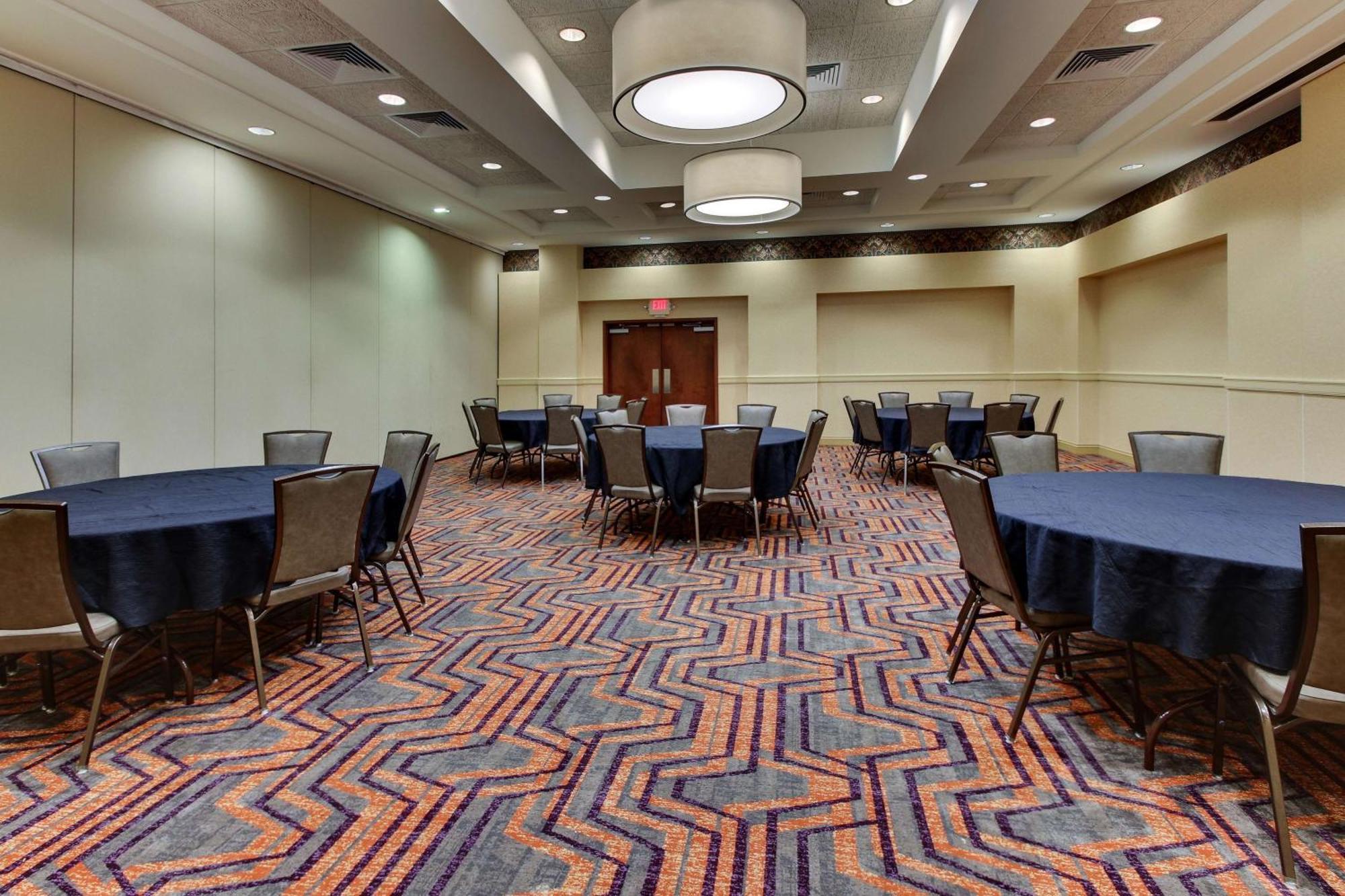 Drury Inn & Suites מרידיאן מראה חיצוני תמונה