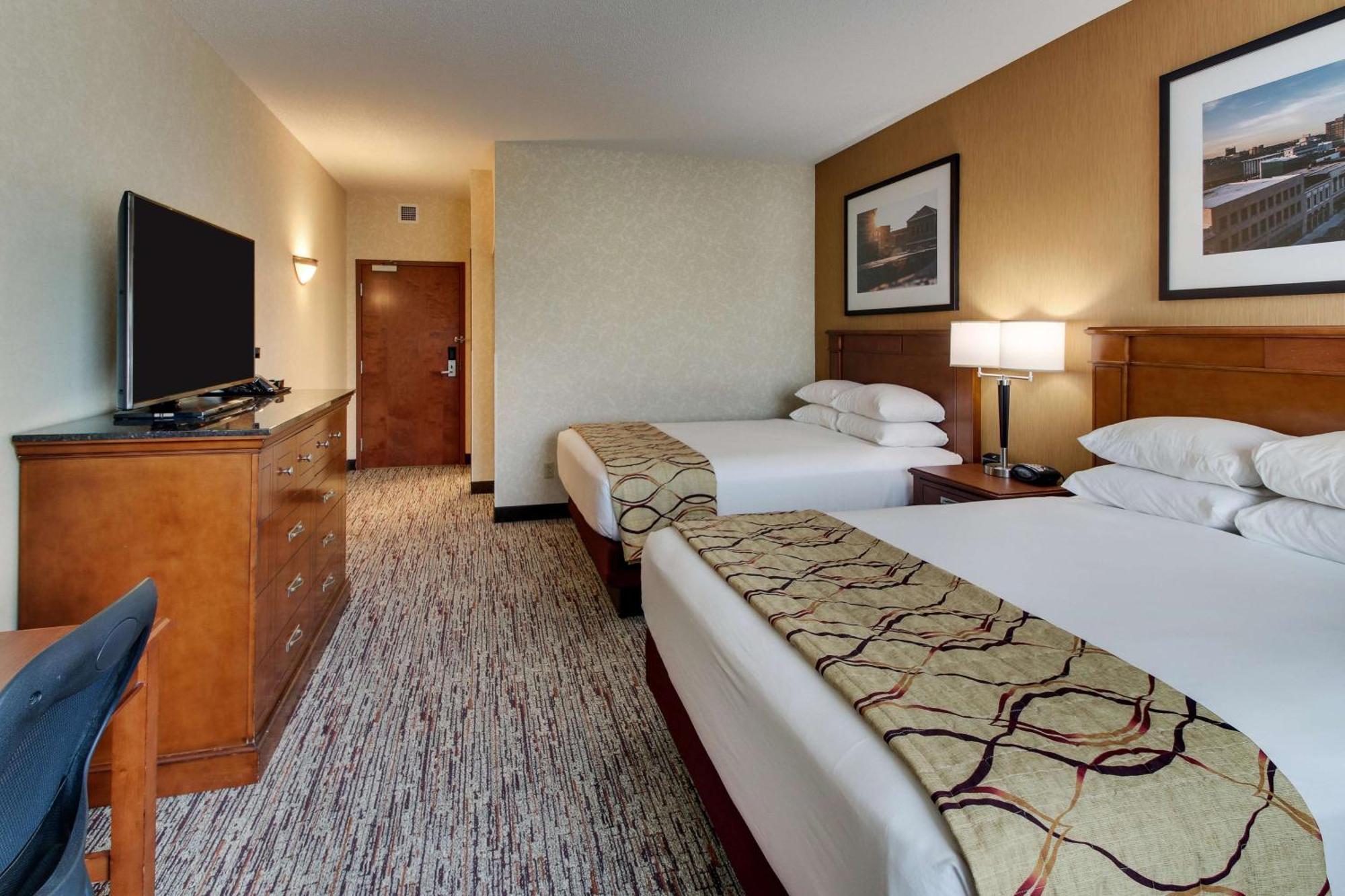 Drury Inn & Suites מרידיאן מראה חיצוני תמונה