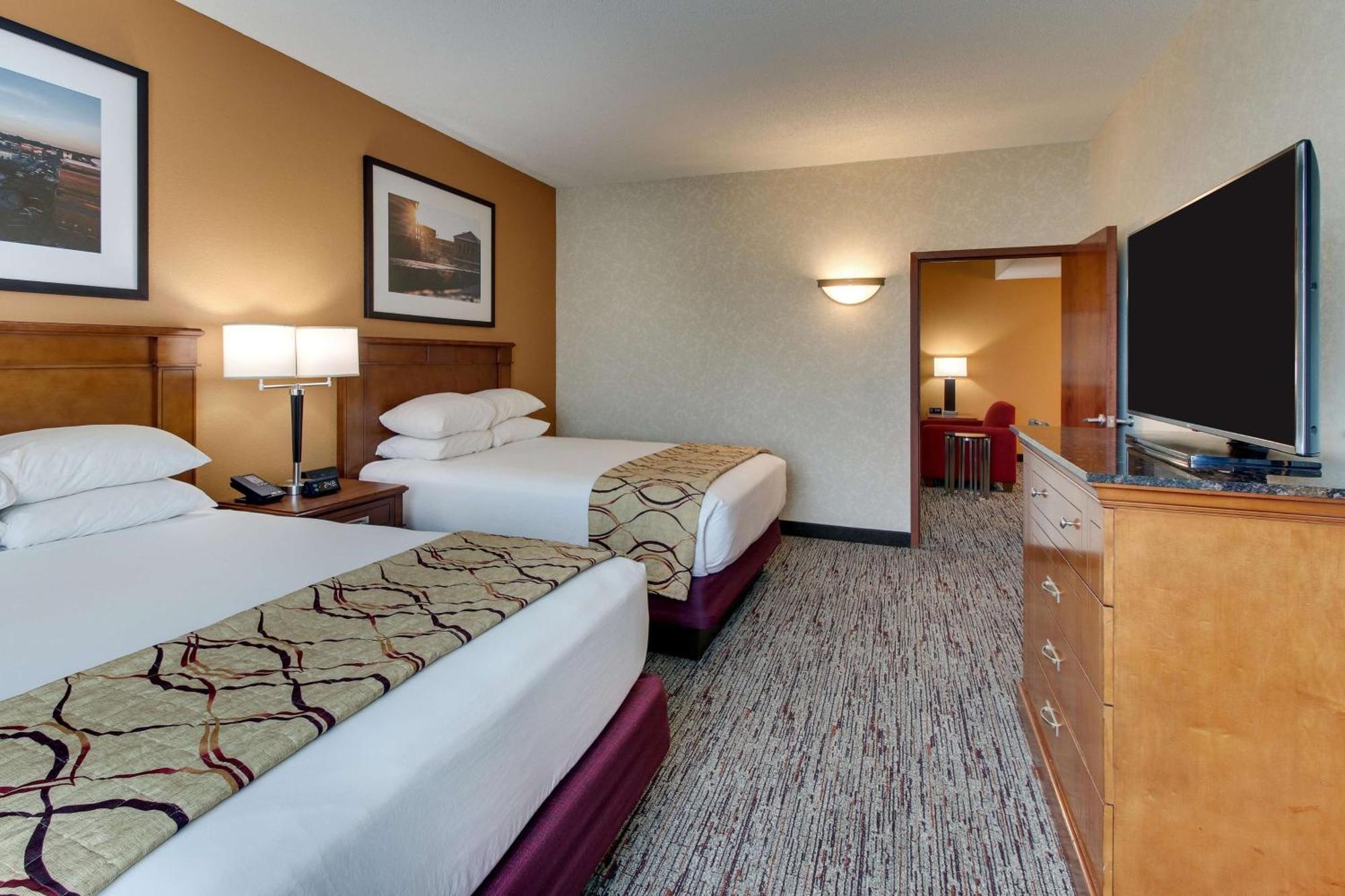 Drury Inn & Suites מרידיאן מראה חיצוני תמונה