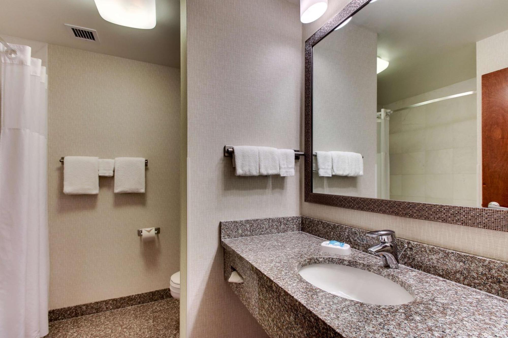 Drury Inn & Suites מרידיאן מראה חיצוני תמונה