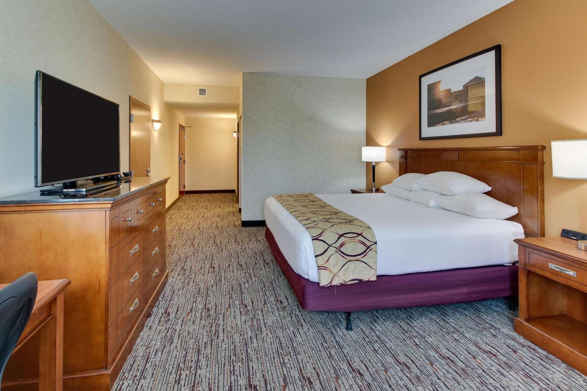 Drury Inn & Suites מרידיאן מראה חיצוני תמונה