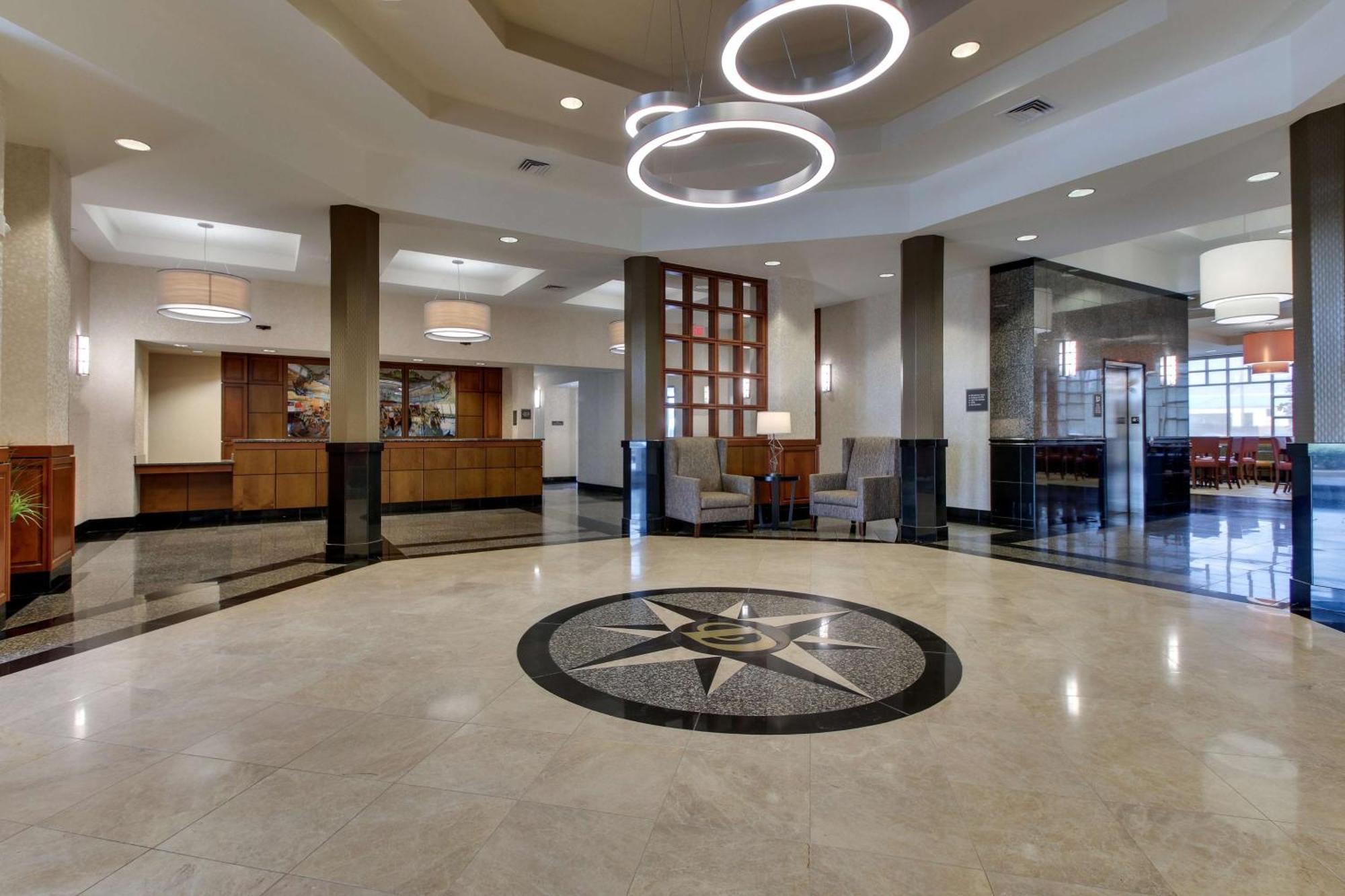Drury Inn & Suites מרידיאן מראה חיצוני תמונה